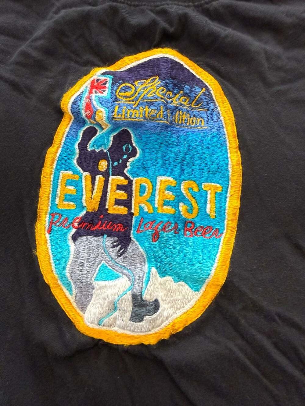 Vintage Shangri-La Everest Premium Lager Beer Embroidered T-Shirt Size 42